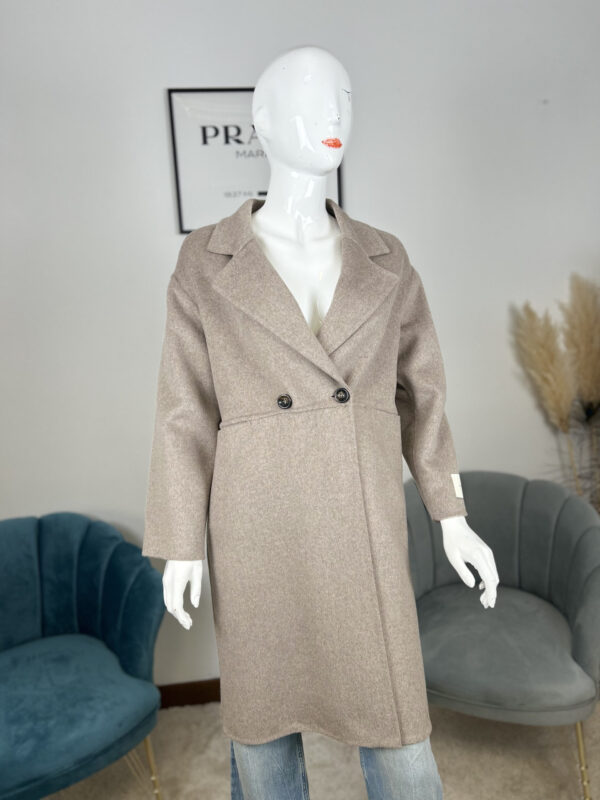 cappotto doppiopetto dal taglio oversize 002 | beige