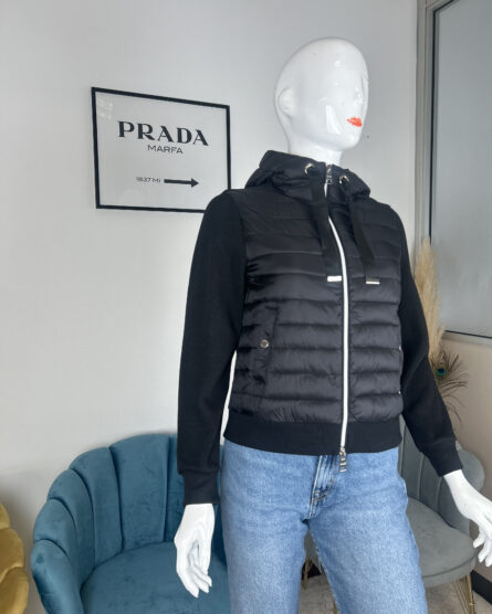 Piumino da donna nero con maniche in maglia