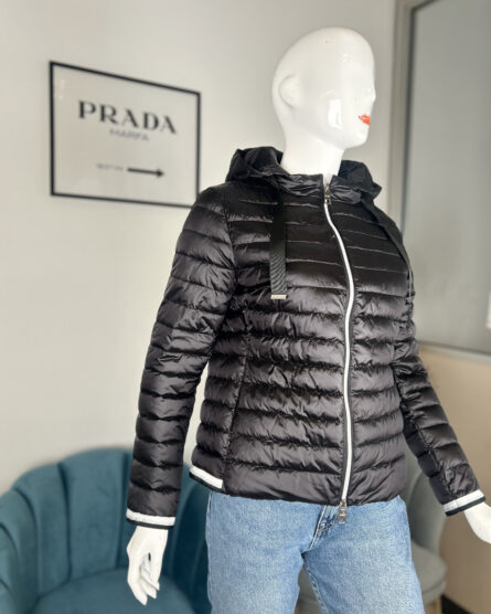 Piumino leggero da donna nero