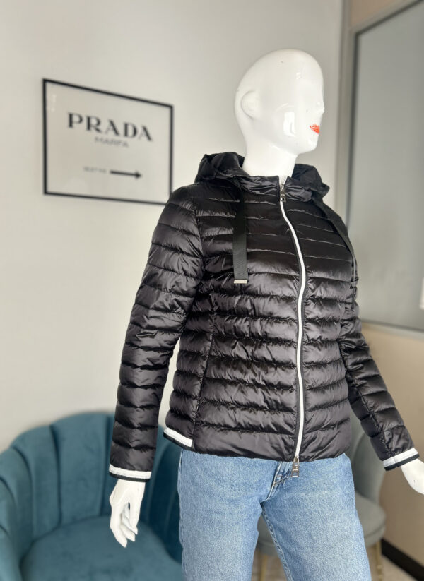 Piumino leggero da donna nero Piumino leggero da donna nero
