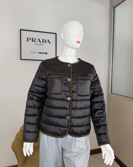 Piumino leggero da donna imbottito nero
