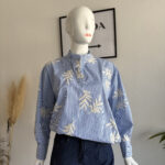 Blusa a righe con ricami | Lola Shop