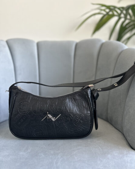 borsa a mezzaluna Passport del marchio ALV by Alviero Martini